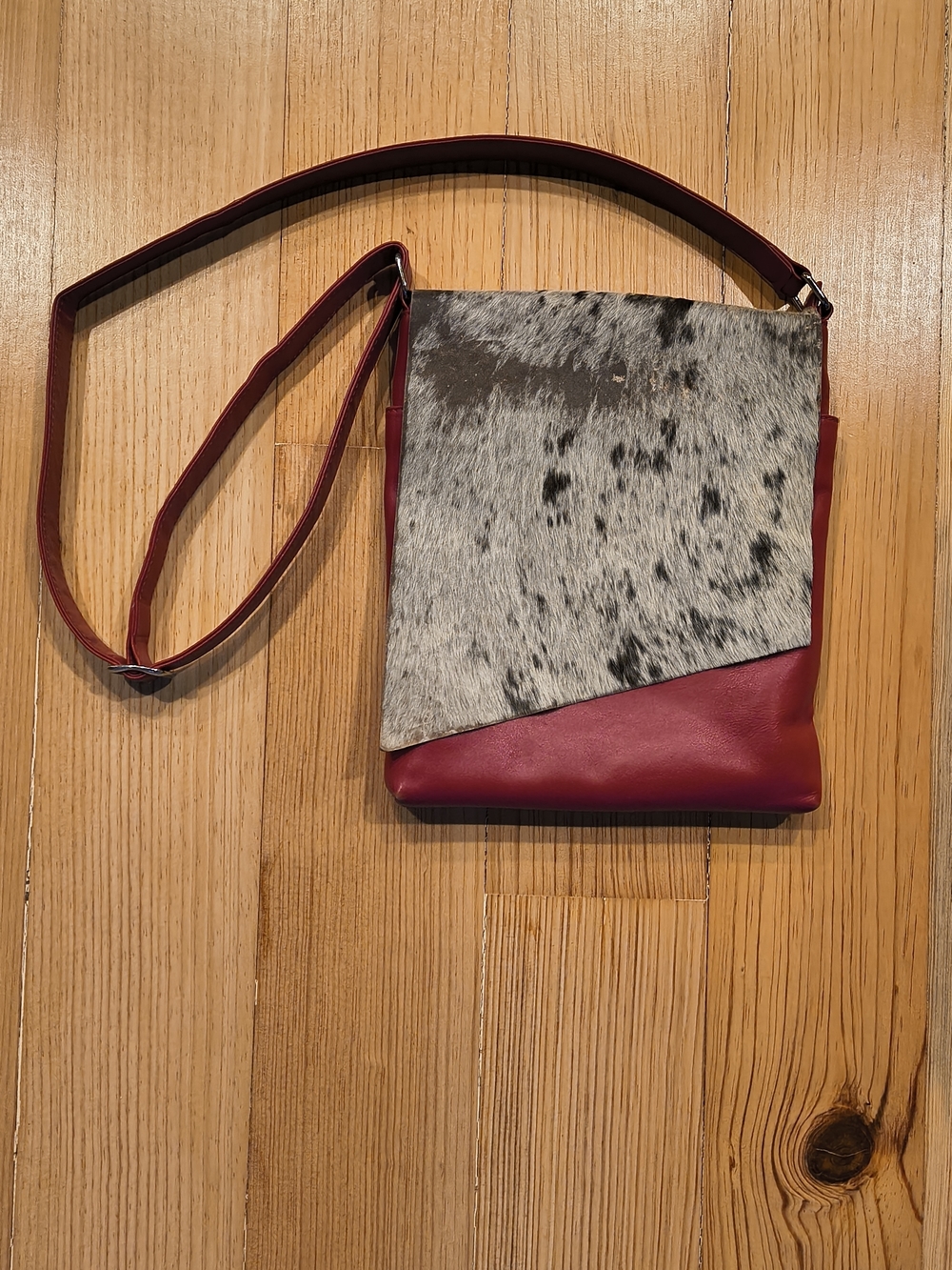 ILI New York Genuine Red Leather Cowhide Hair Flap Crossbody Bag Western VG